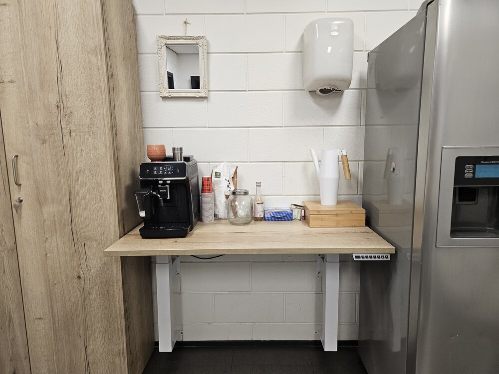 WallDesk Duo | Wand H&ouml;henverstellbarer Tisch Elektrisch